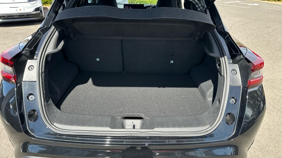 Nissan Juke 1.0 DiG-T N-Connecta 5dr DCT Petrol Hatchback - Image 4