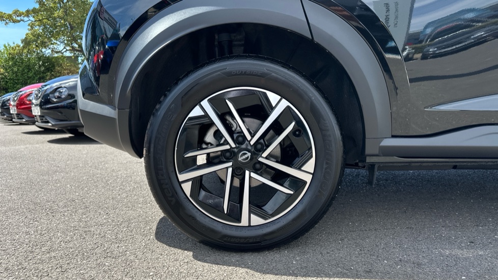 Nissan Juke 1.0 DiG-T N-Connecta 5dr DCT Petrol Hatchback - Image 7