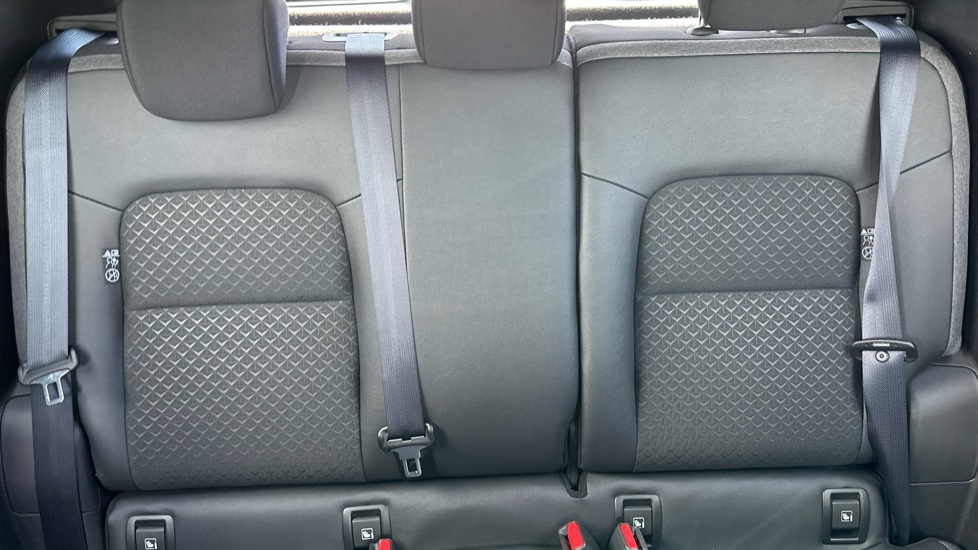 Nissan Juke 1.0 DiG-T N-Connecta 5dr DCT Petrol Hatchback - Image 15