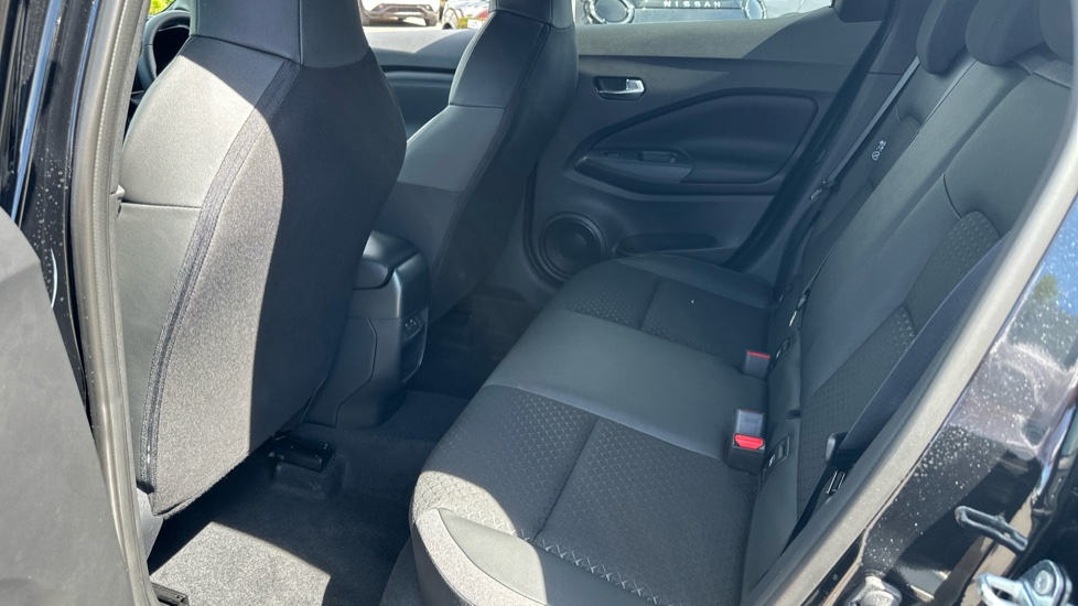 Nissan Juke 1.0 DiG-T N-Connecta 5dr DCT Petrol Hatchback - Image 16