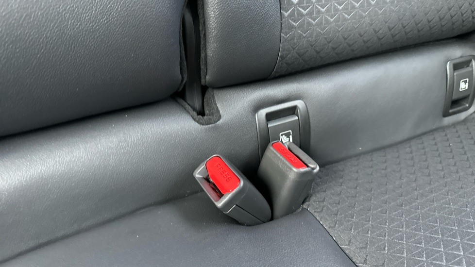 Nissan Juke 1.0 DiG-T N-Connecta 5dr DCT Petrol Hatchback - Image 17
