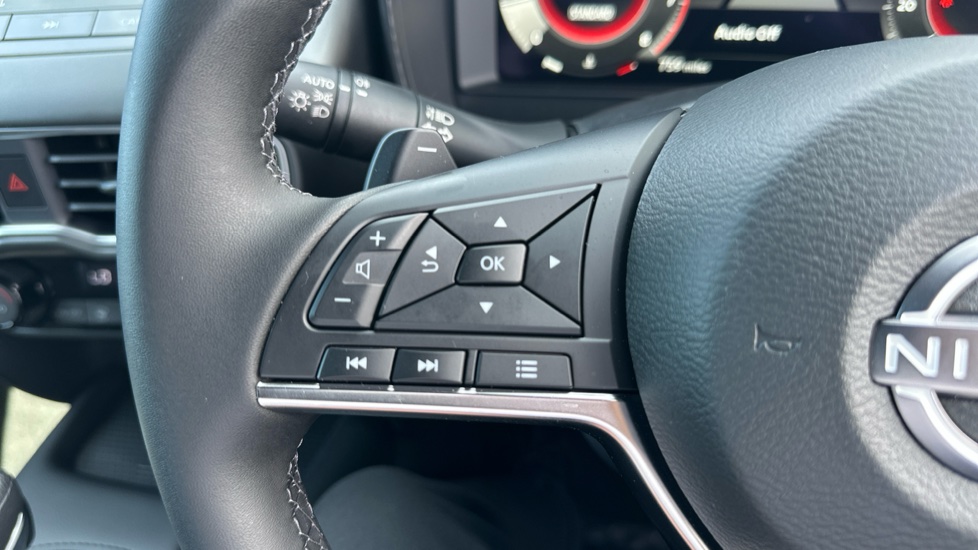 Nissan Juke 1.0 DiG-T N-Connecta 5dr DCT Petrol Hatchback - Image 21