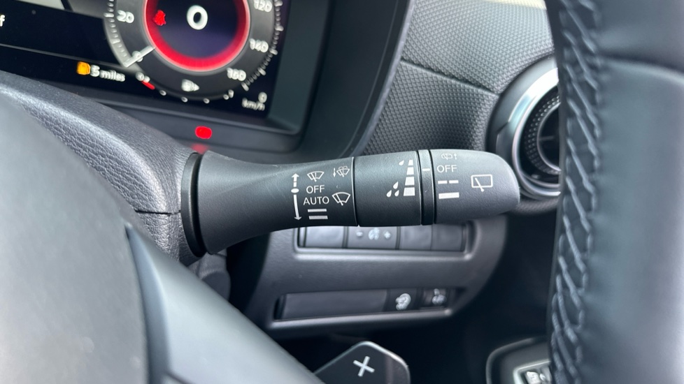 Nissan Juke 1.0 DiG-T N-Connecta 5dr DCT Petrol Hatchback - Image 24