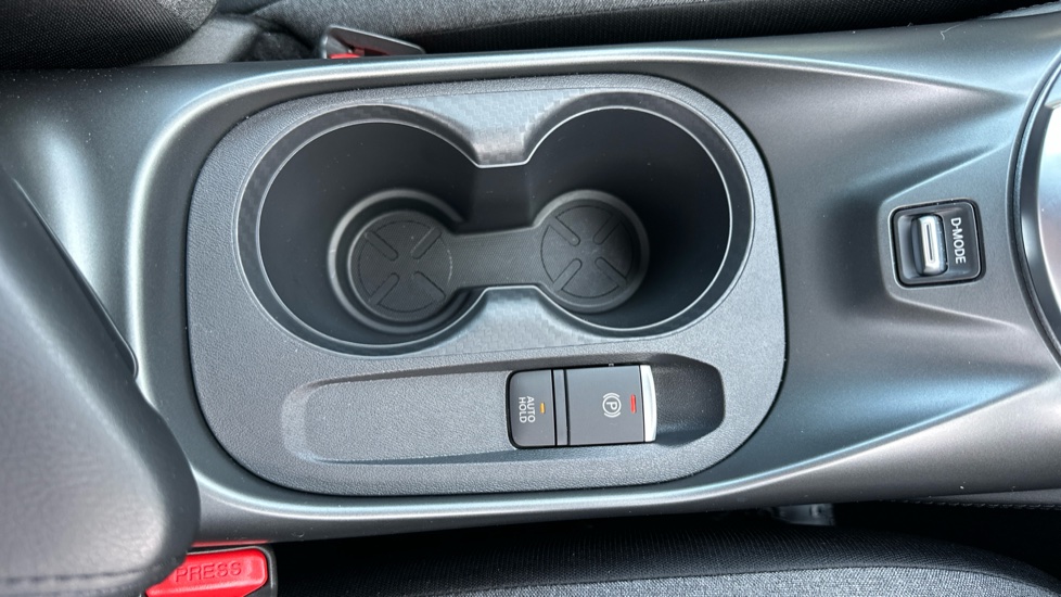 Nissan Juke 1.0 DiG-T N-Connecta 5dr DCT Petrol Hatchback - Image 39