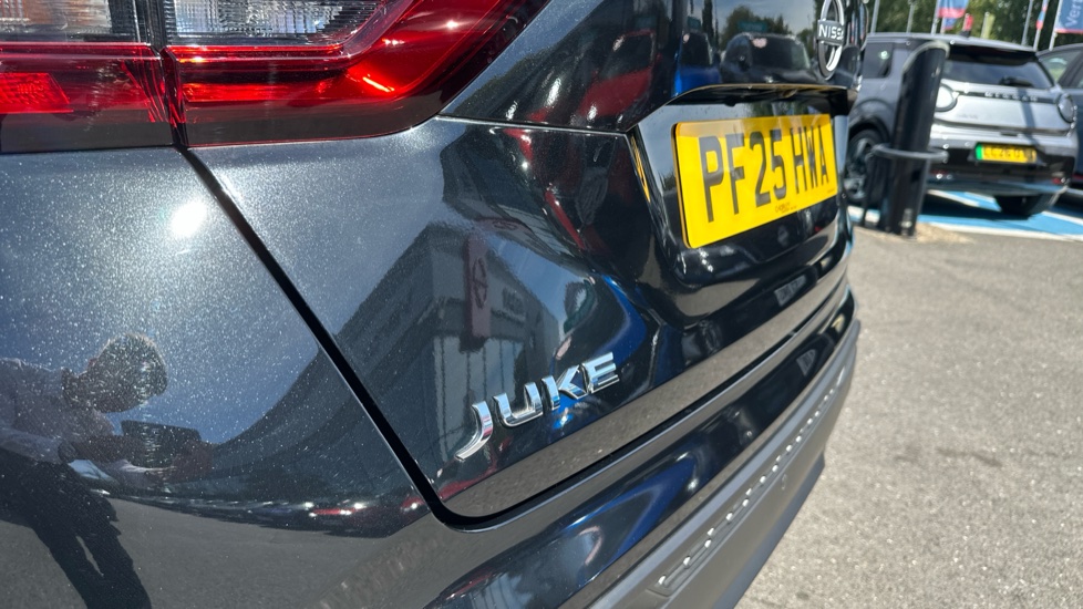 Nissan Juke 1.0 DiG-T N-Connecta 5dr DCT Petrol Hatchback - Image 41