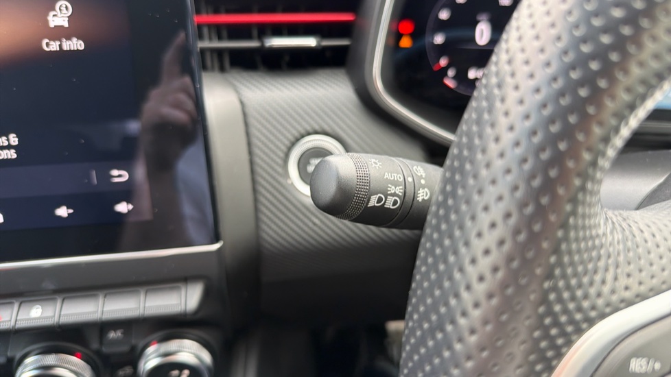 Renault Clio 1.0 TCe 90 RS Line 5dr Petrol Hatchback - Image 25