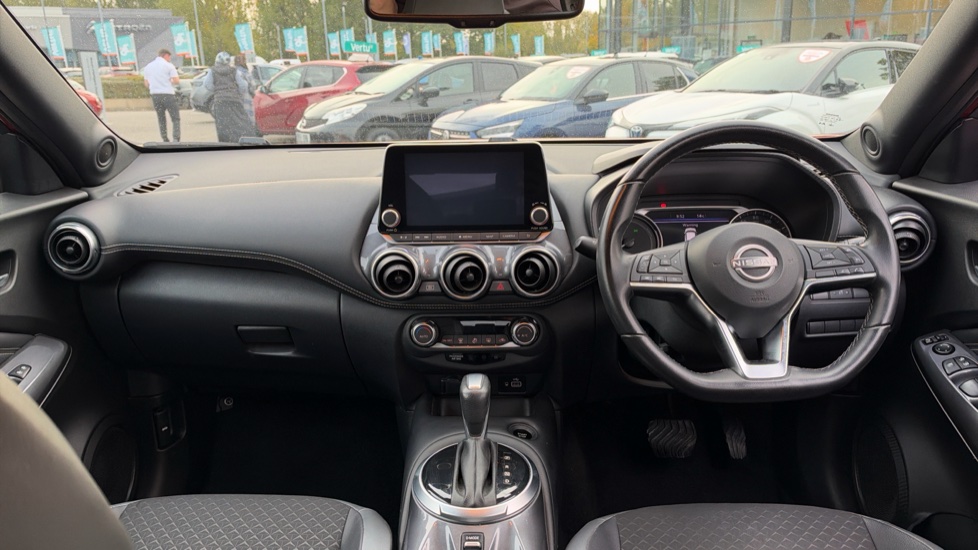 Nissan Juke 1.6 Hybrid N-Connecta 5dr Auto Hybrid Hatchback - Image 10