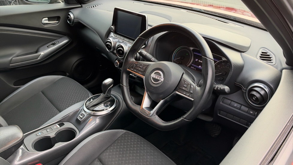 Nissan Juke 1.6 Hybrid N-Connecta 5dr Auto Hybrid Hatchback - Image 11