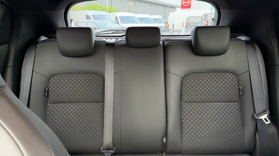 Nissan Juke 1.6 Hybrid N-Connecta 5dr Auto Hybrid Hatchback - Image 15
