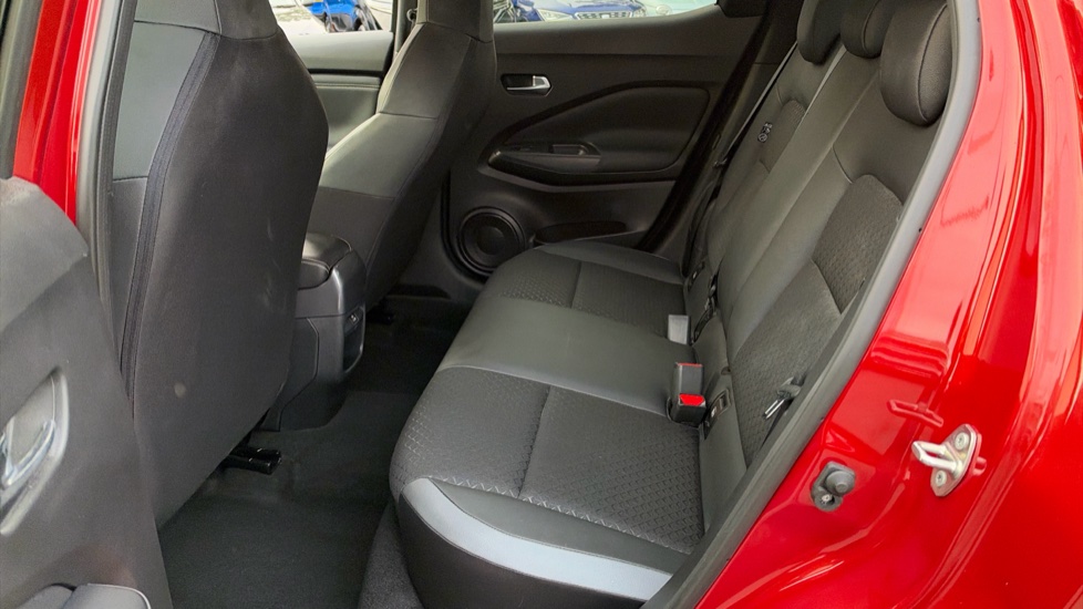 Nissan Juke 1.6 Hybrid N-Connecta 5dr Auto Hybrid Hatchback - Image 16