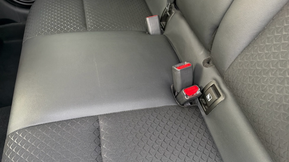 Nissan Juke 1.6 Hybrid N-Connecta 5dr Auto Hybrid Hatchback - Image 17