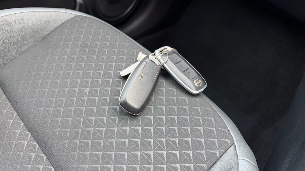 Nissan Juke 1.6 Hybrid N-Connecta 5dr Auto Hybrid Hatchback - Image 20