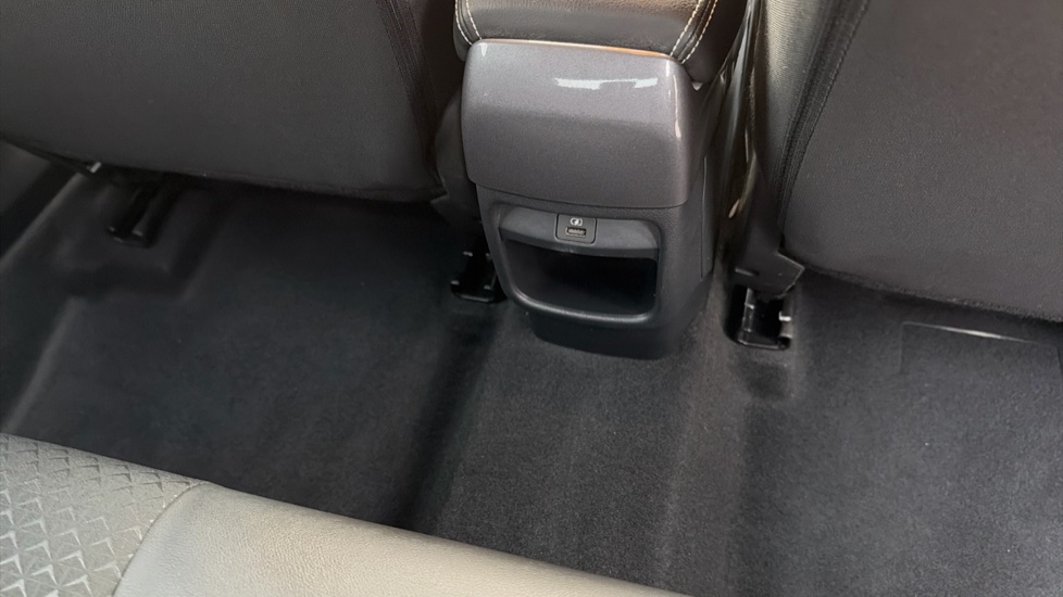 Nissan Juke 1.6 Hybrid N-Connecta 5dr Auto Hybrid Hatchback - Image 23
