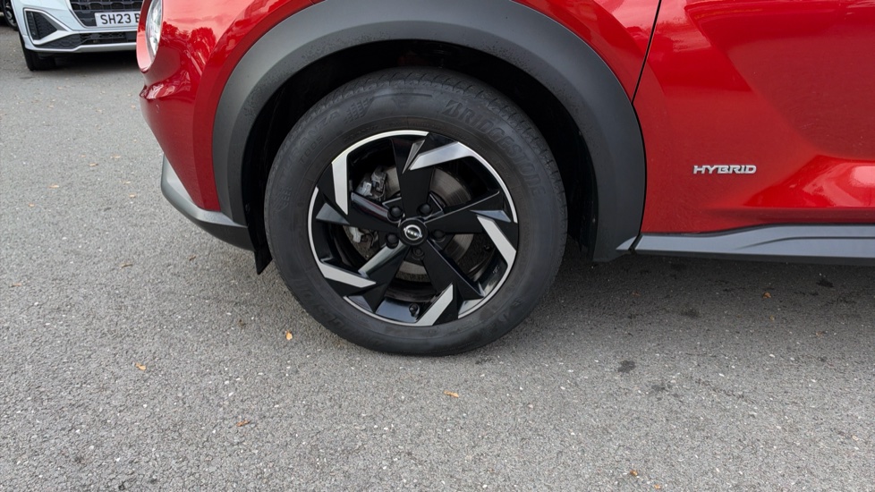 Nissan Juke 1.6 Hybrid N-Connecta 5dr Auto Hybrid Hatchback - Image 26