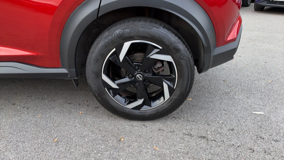 Nissan Juke 1.6 Hybrid N-Connecta 5dr Auto Hybrid Hatchback - Image 27
