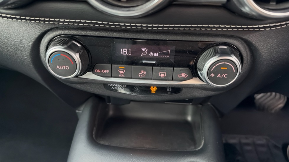 Nissan Juke 1.6 Hybrid N-Connecta 5dr Auto Hybrid Hatchback - Image 32