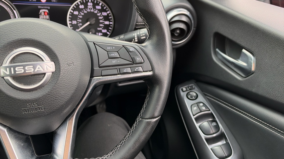 Nissan Juke 1.6 Hybrid N-Connecta 5dr Auto Hybrid Hatchback - Image 36