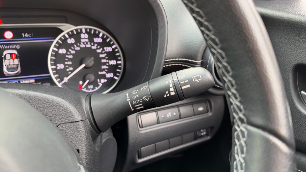 Nissan Juke 1.6 Hybrid N-Connecta 5dr Auto Hybrid Hatchback - Image 38