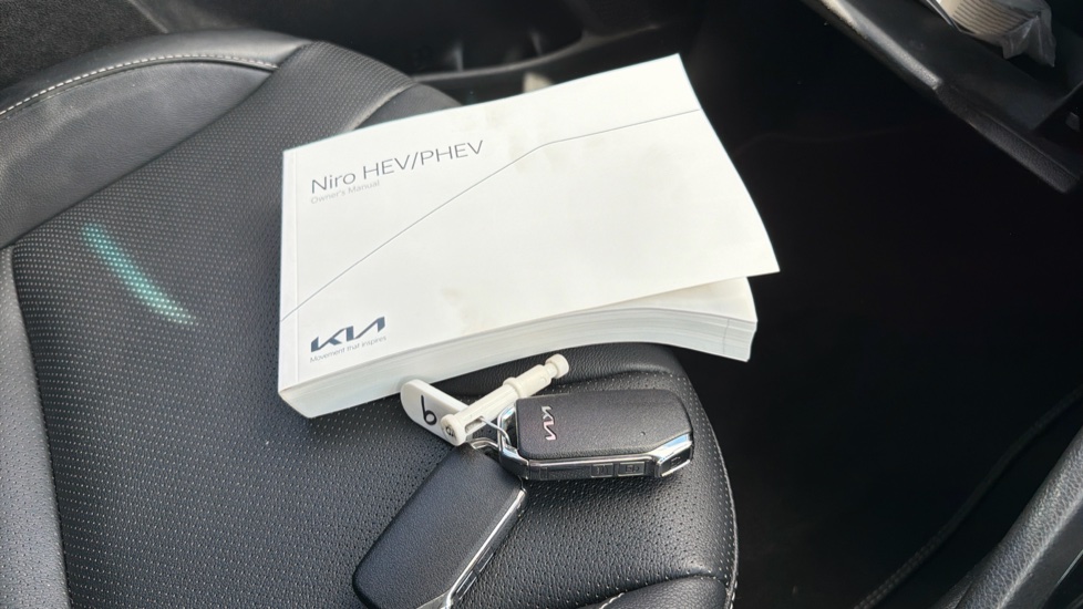 Kia Niro 1.6 GDi Hybrid 4 5dr DCT Hybrid Estate - Image 19
