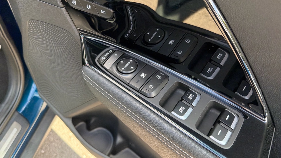 Kia Niro 1.6 GDi Hybrid 4 5dr DCT Hybrid Estate - Image 27