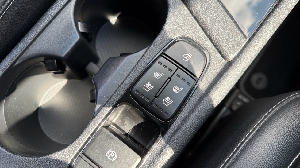 Kia Niro 1.6 GDi Hybrid 4 5dr DCT Hybrid Estate - Image 34