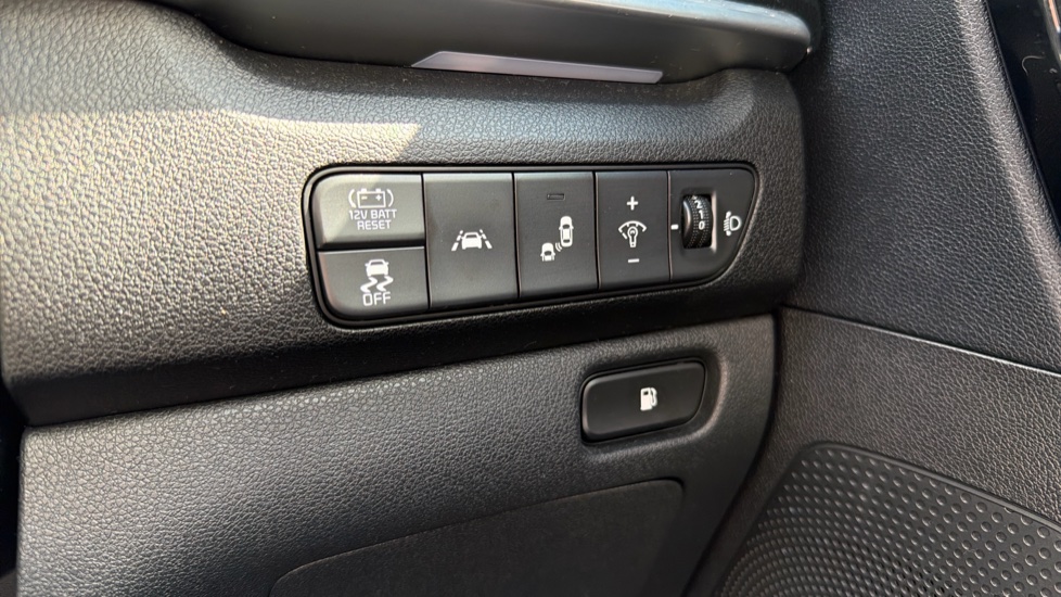 Kia Niro 1.6 GDi Hybrid 4 5dr DCT Hybrid Estate - Image 39