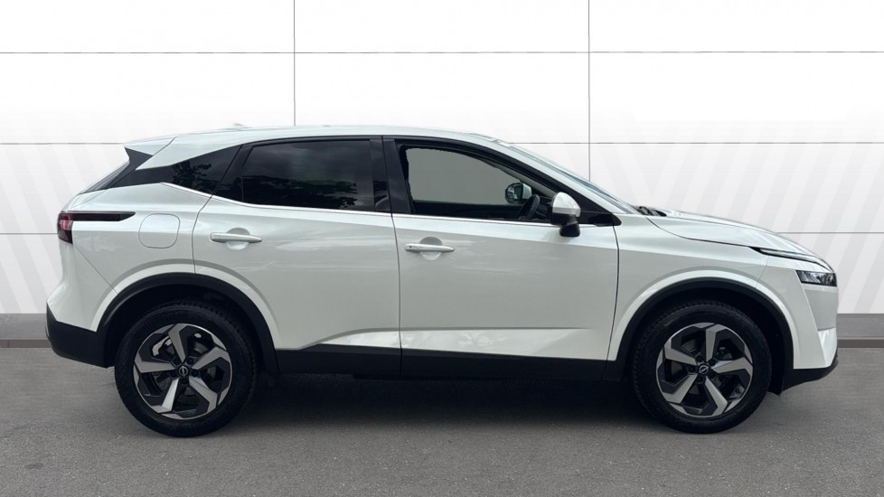Nissan Qashqai 1.3 DiG-T MH 158 N-Connecta 5dr Xtronic Petrol Hatchback - Image 5