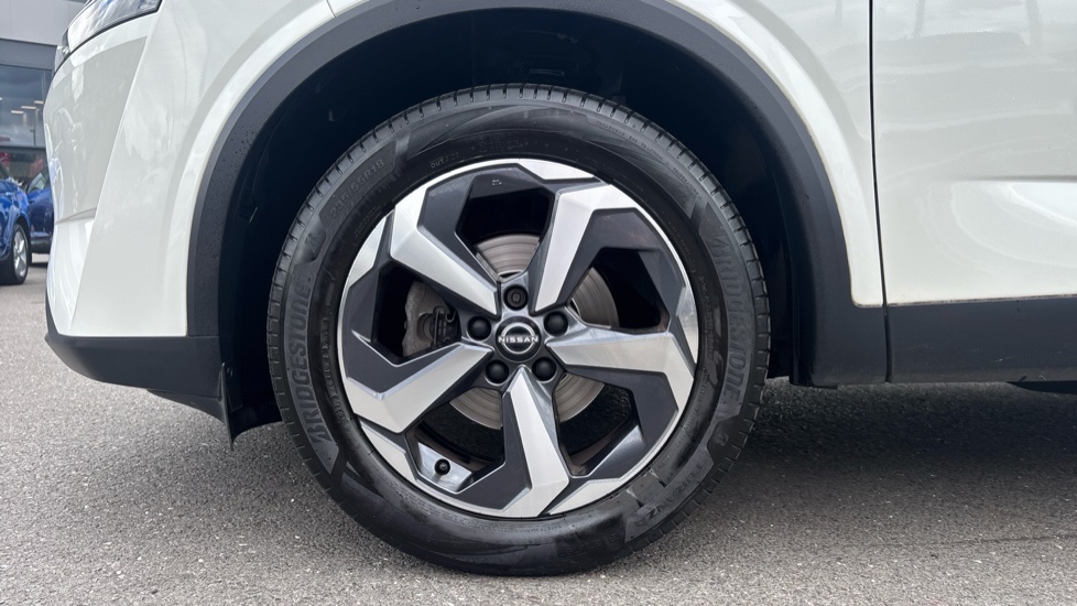 Nissan Qashqai 1.3 DiG-T MH 158 N-Connecta 5dr Xtronic Petrol Hatchback - Image 7
