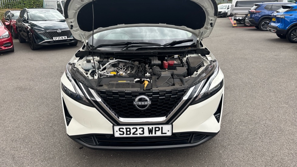 Nissan Qashqai 1.3 DiG-T MH 158 N-Connecta 5dr Xtronic Petrol Hatchback - Image 8
