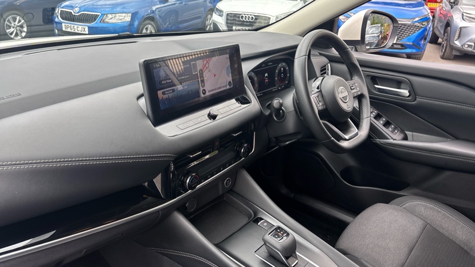 Nissan Qashqai 1.3 DiG-T MH 158 N-Connecta 5dr Xtronic Petrol Hatchback - Image 9