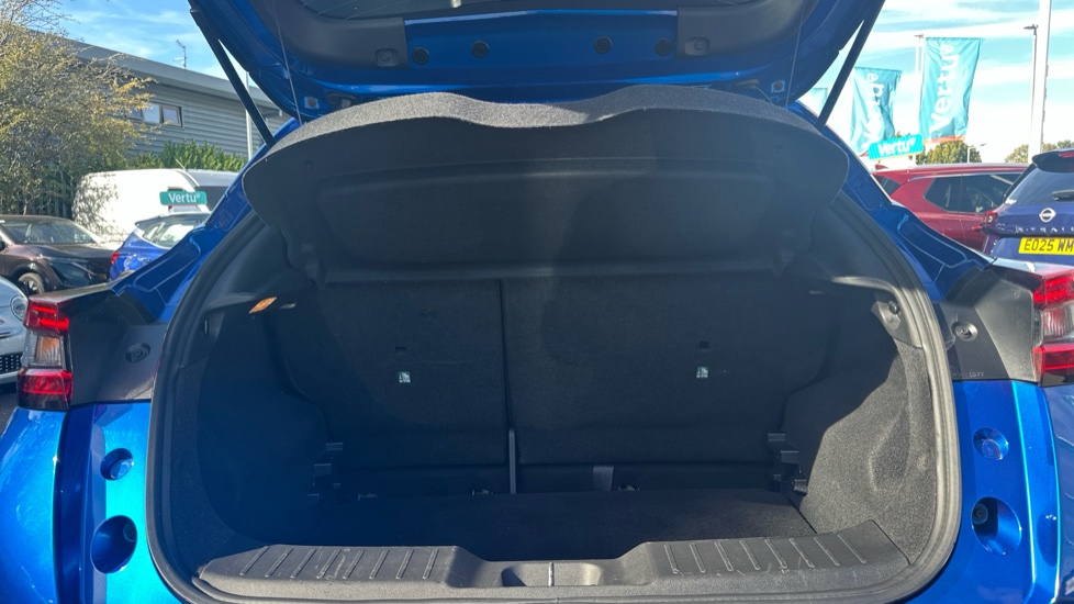 Nissan Juke 1.0 DiG-T N-Connecta 5dr DCT Petrol Hatchback - Image 4