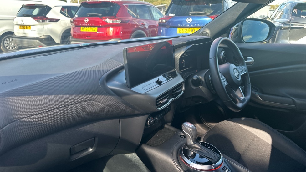 Nissan Juke 1.0 DiG-T N-Connecta 5dr DCT Petrol Hatchback - Image 9