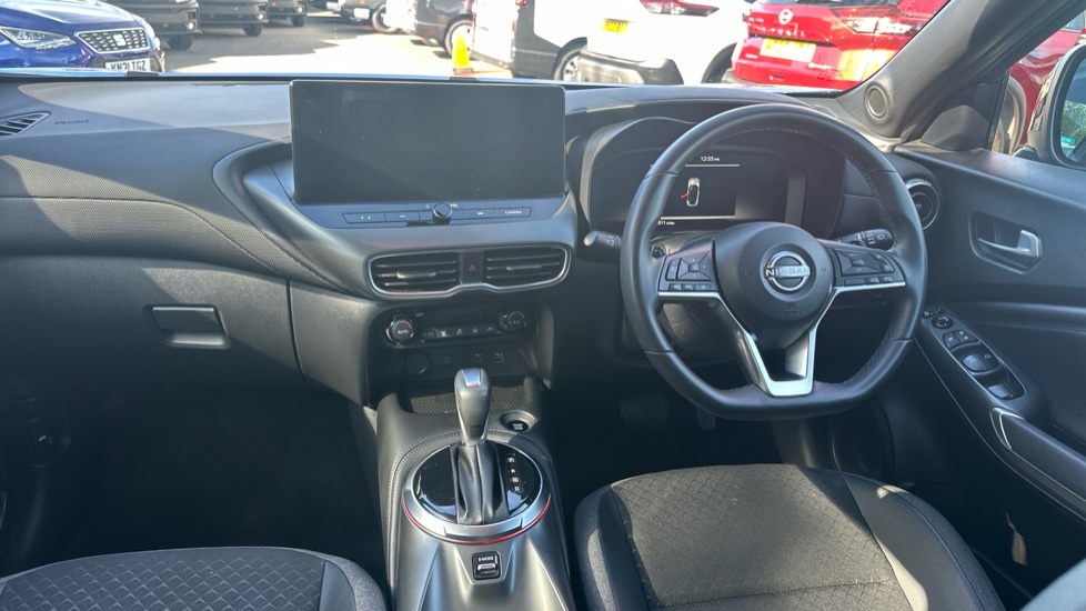 Nissan Juke 1.0 DiG-T N-Connecta 5dr DCT Petrol Hatchback - Image 10