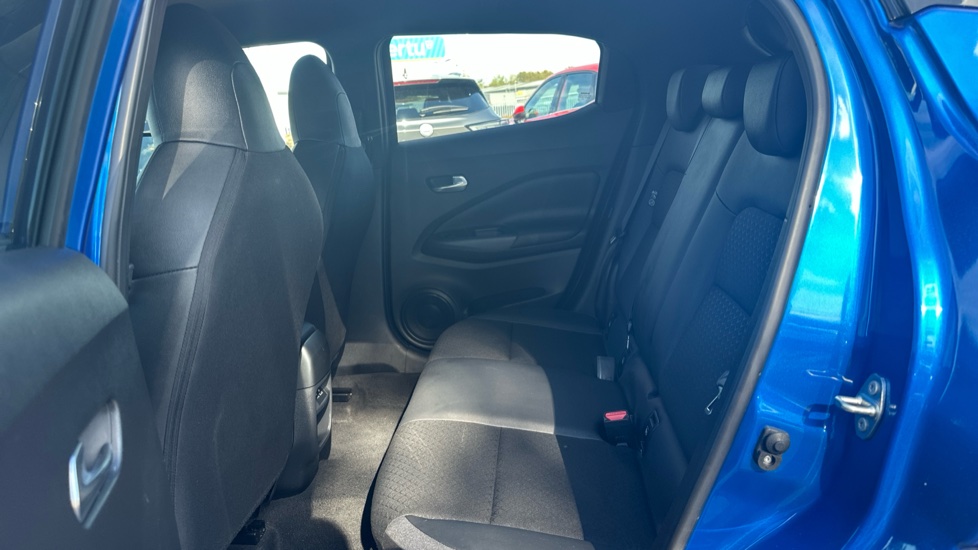 Nissan Juke 1.0 DiG-T N-Connecta 5dr DCT Petrol Hatchback - Image 16