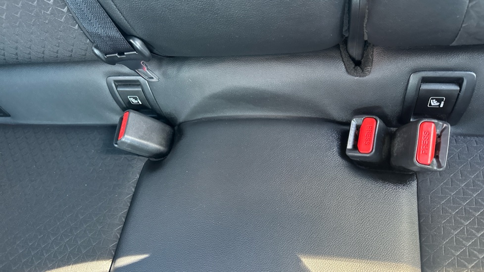 Nissan Juke 1.0 DiG-T N-Connecta 5dr DCT Petrol Hatchback - Image 17