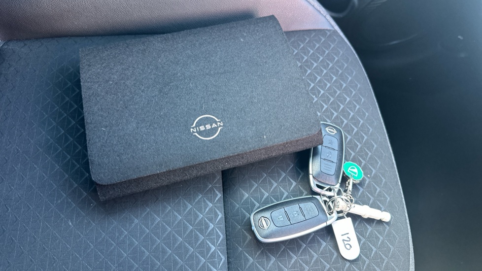Nissan Juke 1.0 DiG-T N-Connecta 5dr DCT Petrol Hatchback - Image 19