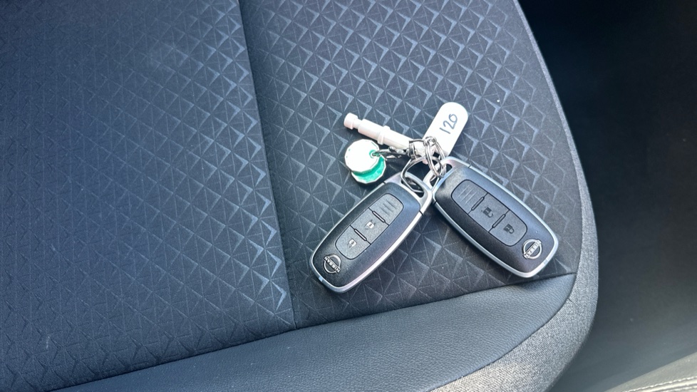 Nissan Juke 1.0 DiG-T N-Connecta 5dr DCT Petrol Hatchback - Image 20
