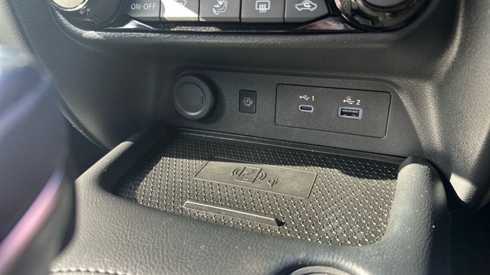 Nissan Juke 1.0 DiG-T N-Connecta 5dr DCT Petrol Hatchback - Image 32