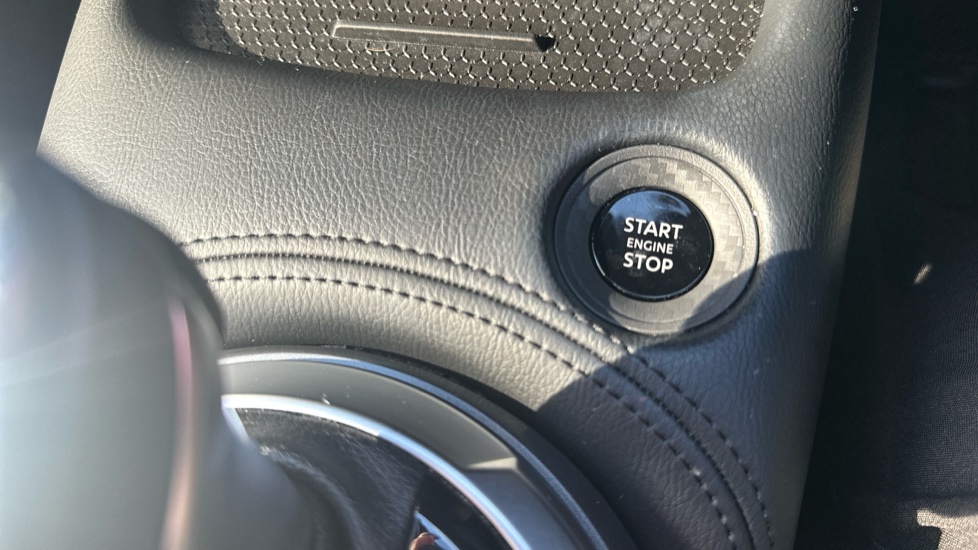 Nissan Juke 1.0 DiG-T N-Connecta 5dr DCT Petrol Hatchback - Image 33