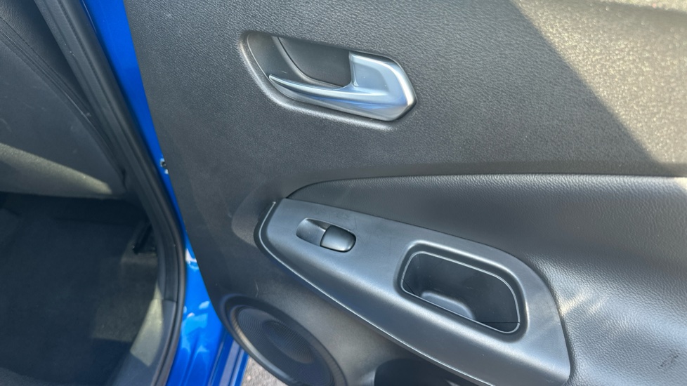 Nissan Juke 1.0 DiG-T N-Connecta 5dr DCT Petrol Hatchback - Image 39