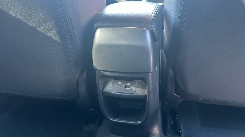 Nissan Juke 1.0 DiG-T N-Connecta 5dr DCT Petrol Hatchback - Image 40