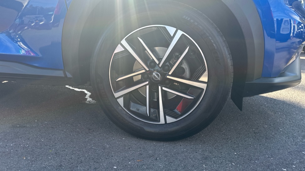 Nissan Juke 1.0 DiG-T N-Connecta 5dr DCT Petrol Hatchback - Image 43