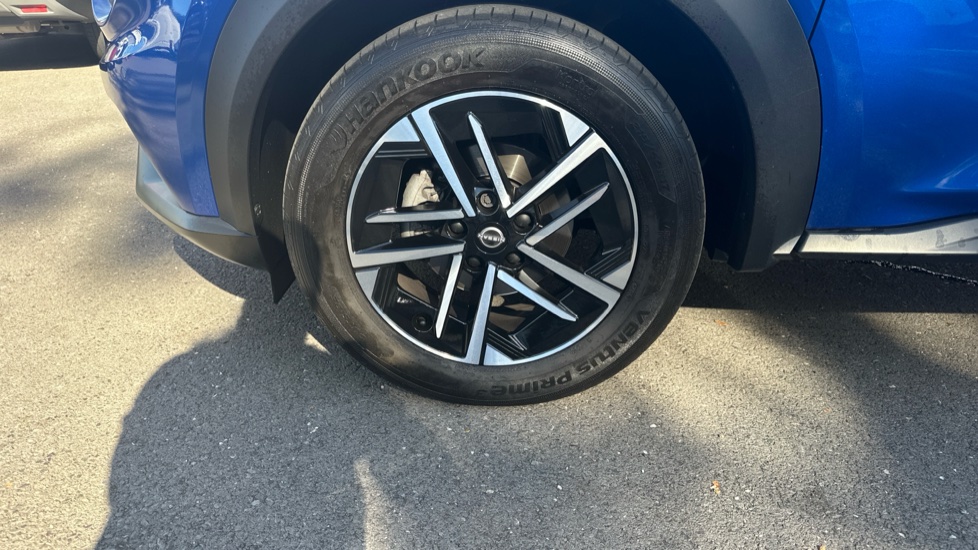 Nissan Juke 1.0 DiG-T N-Connecta 5dr DCT Petrol Hatchback - Image 45