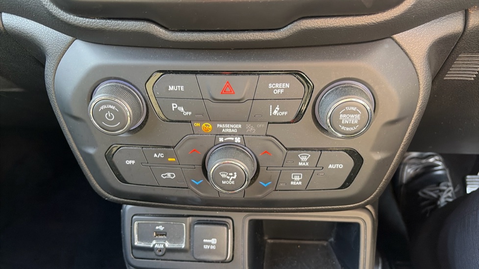 Jeep Renegade 1.0 T3 GSE Night Eagle II 5dr Petrol Hatchback - Image 33