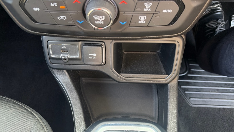 Jeep Renegade 1.0 T3 GSE Night Eagle II 5dr Petrol Hatchback - Image 37