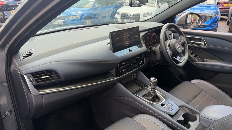 Nissan Qashqai 1.3 DiG-T MH Tekna 5dr Petrol Hatchback - Image 9