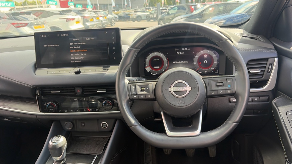 Nissan Qashqai 1.3 DiG-T MH Tekna 5dr Petrol Hatchback - Image 10