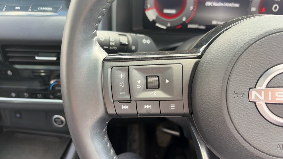 Nissan Qashqai 1.3 DiG-T MH Tekna 5dr Petrol Hatchback - Image 21