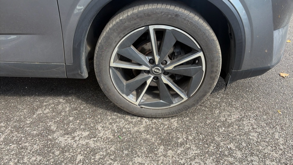 Nissan Qashqai 1.3 DiG-T MH Tekna 5dr Petrol Hatchback - Image 37
