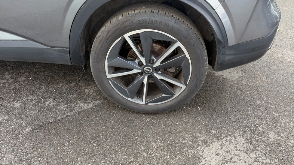 Nissan Qashqai 1.3 DiG-T MH Tekna 5dr Petrol Hatchback - Image 45